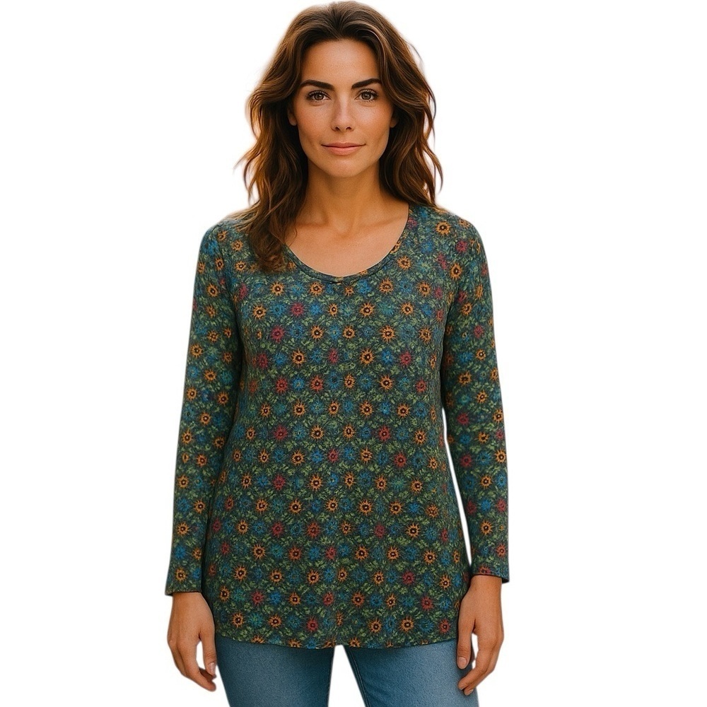 NWT LULAROE Lynnae Top M